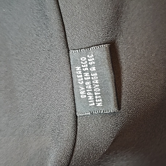 JONES NEW YORK SLEEVELESS BLACK LINED LAYERED BEADED COCKTAIL DRESS - Picture 13 of 13